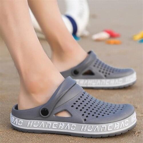 New Summer Men Sandals Hollow Beach Hole Slippers Women Breathable Slip-On Low Heel Sandal Couple Shoes Sandalias De Verano Para