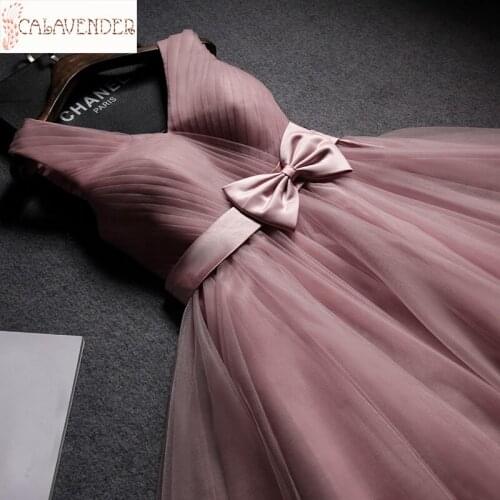 A-Line Blush Bridesmaid Dresses Sweetheart Short Maid of Honor Dresses with Ruffled Skirt Summer Wedding Guest Dresses with Bow