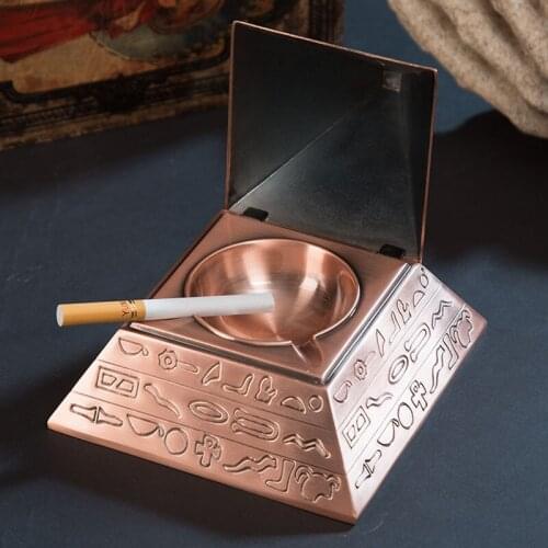 Mens Gift Creative Pyramid Metal Ashtray Home Retro Egyptian Sculpture Ciga Ashtrays Outdoor Windproof Smoke Tray With A Cover