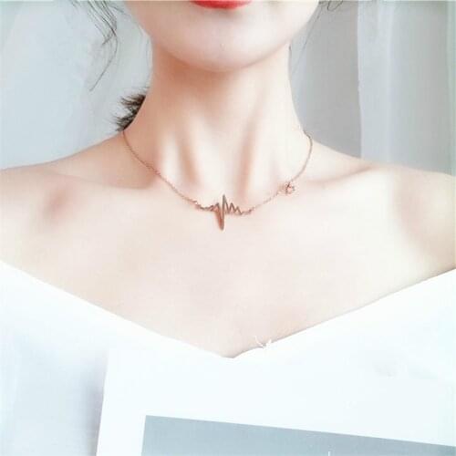 2020 New Alloy Womens Torques New Golden Heart Moon Pendants Color Crystal Necklace for Women Gift