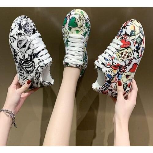 Fashion Painted White Shoes for Women Platform Sneakers Autumn 2021 New Hot Sale Student Casual Shoes Platform Sneakers