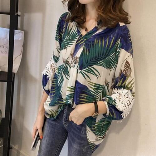 Hot 2019 Women Vintage Floral V Neck Blouses Long Sleeve Loose Shirts Lace patchwork Casual Plus size Blusas