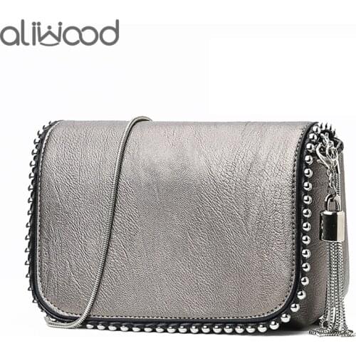 Aliwood 2021 New Arrivals Women bags Chain Shoulder Bag With Metal tassel Simple Rivet Messenger Bag Brands Female Crossbody Bag