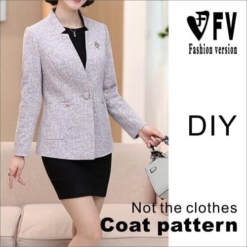 Middle-aged and elderly female soil stand-up collar coat pattern V-neck autumn and winter clothing sewing design drawing BWT-69