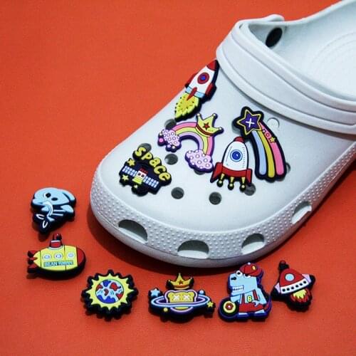 New Style Shoes Accessories Buckle PVC Charm Shoe Buckle Cute Rainbow Cors Jibz Decoration Childrens Favorite Gift