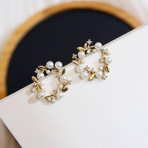 Dominated New Korean temperament pearl earrings Women fine crystal geometric circular metal flowers design Drop earrings Jewelry