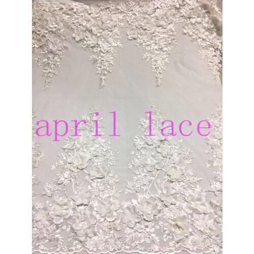 Stock best quality ap905-8 offwhite 3d flower embroidery pearls net tulle mesh lace for sawing/bridal gown wedding
