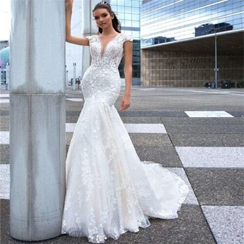 2021 Fashion Sexy Deep V-neck Sheath Wedding Gown Cap Sleeve Backless Wedding Dress