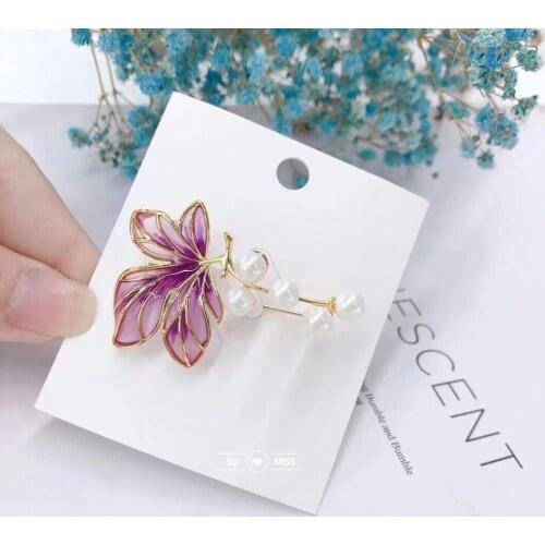 Free Shipping Maple Leaf Brooch Vintage Women Girl Charming Exquisite Collar Lapel Pin Fashion Jewelry Party Garment Accessories