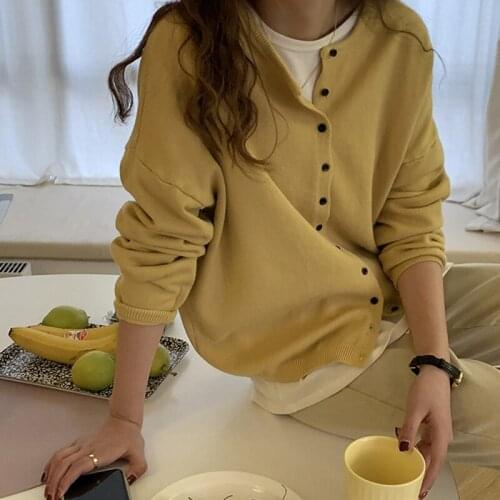Spring and autumn ladies elegant sweater V-neck button cardigan fashion Korean style ladies single-breasted long-sleeved sweater