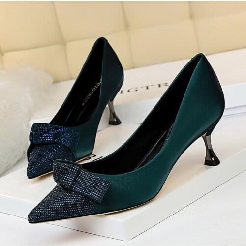 BIGTREE 2020 Luxury Rhinestone Heels cat heel Shoes Pointed Toe Butterfly-Konto Pumps Women Shoes Dress Party Ladies Sexy Heels