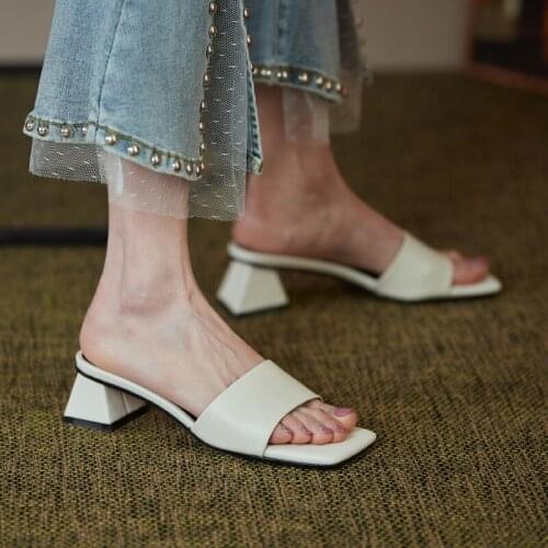 2021 New Summer Walk At Home Sandals For Women Genuine Leather Open Toe Thick Heels Pumps Classic Design Casual Basic Shoes