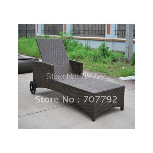 Hot sale Urban rattan chaise lounge with wheels
