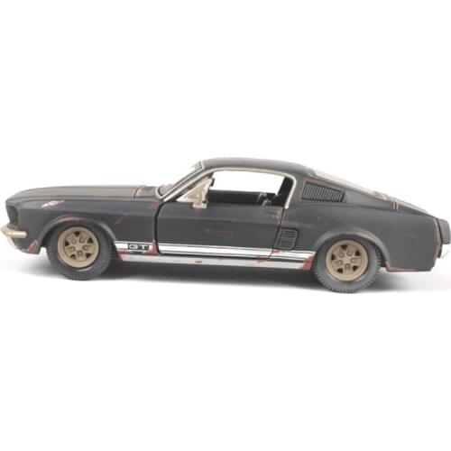 Maisto Old Friends Ford Mustang GT 1967 Dirty/Weathered Ver.1/24 Diecast Model