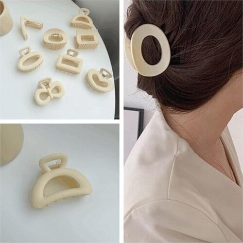 Elegant Small Size Geometric Hair Claw Women Crab Bath Clip Barrette Solid Color Sweet Ponytail Holder Hairpins Hair Accessories