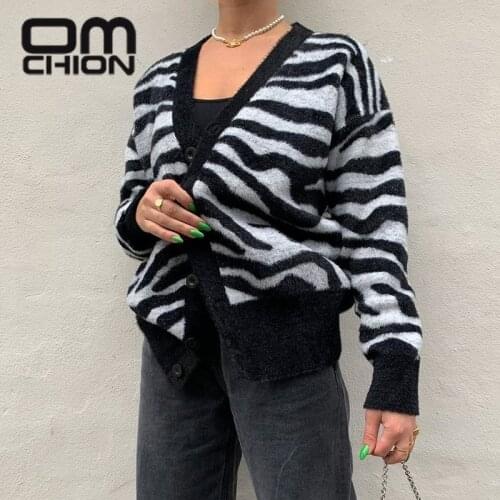 OMCHION Casaco Feminino Inverno 2021 New Zebra Stripe Long Sleeve Oversized Sweater Coat Women Casual Loose Thick Cardigan BR28