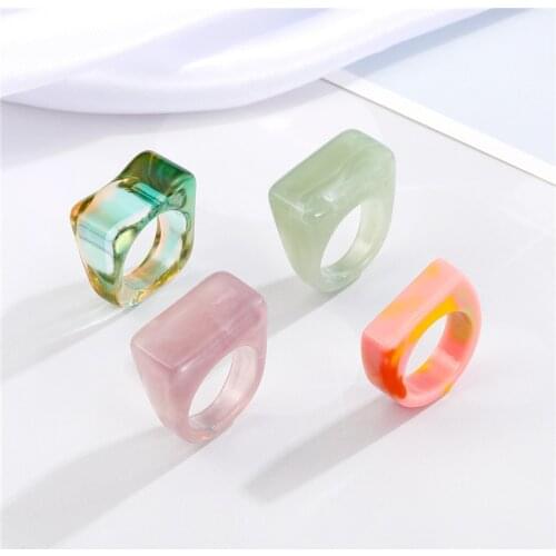 1pc Rainbow Acrylic Round Ring For Women Gift Jewelry Fashion Blingbling Minimalist Gold Foil Paper Geometric Finger Ring R309