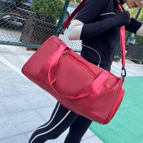 2021 Waterproof Sports Fitness Bag Gym Yoga Bag Big Travel Duffle Handbag for Women 2021 Weekend Traveling Bag