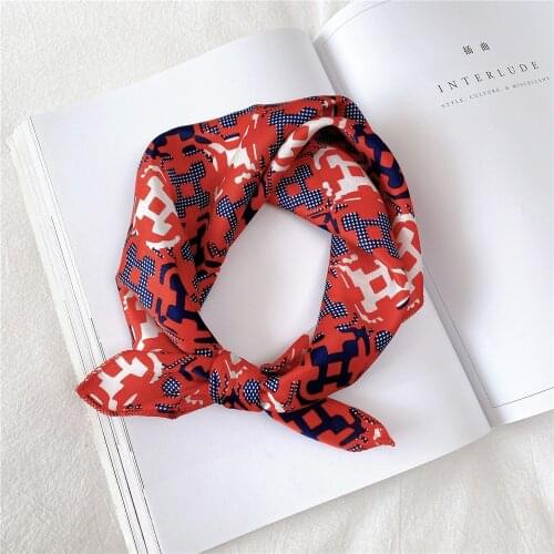 NEW Design Luxuary Brand Fashion Imitation Silk Neckerchiefs For Women Geometry Chain Print Small Square Womens Party Scarf