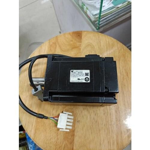 SGMJV-08ADE6S servo motor , used in good condition . 80% appearance new , good working , free shipping
