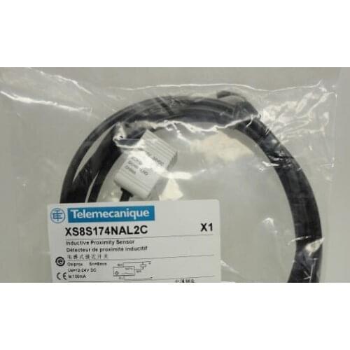 XS8S174NAL2C The XS universal proximity sensor