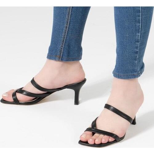 Callizio Womens Genuine Leather Slippers Low-Heeled Shoes Sandals Finger Cross Flip Flops Beach Large Size New Peep Toe outside