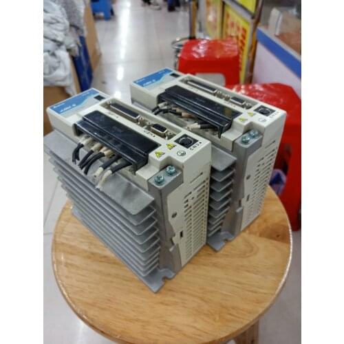 ASD-B0721-A servo driver , used in good condition . 80% appearance new , good working , free shipping