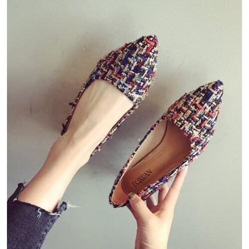 Women Flats Elegant Style Pointed Toe Lady Flat Heel Shoes Slip on Loafers Plus Small Size 33 34 41 42 43 44 45 Black Casual