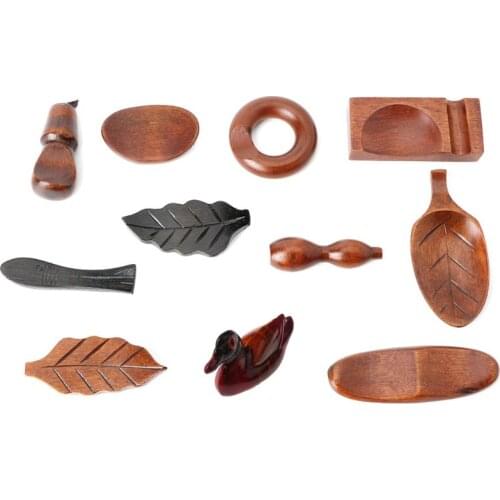 C5AC Cute Japanese Wooden Chopsticks Rest Spoon Fork Knife Holder Stand Rack Decor