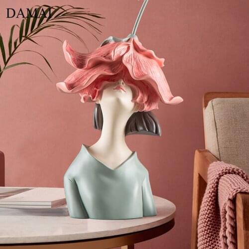 Nordic Character Resins Art Figurine Creativity Cute Girl Figures Statue Desktop Ornaments Living Room Decorations Home Decor