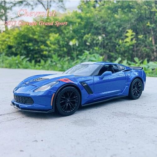 Maisto 1:24 2017 Chevrolet Corvette Grand Sport blue simulation alloy car model crafts decoration collection toy tools gift