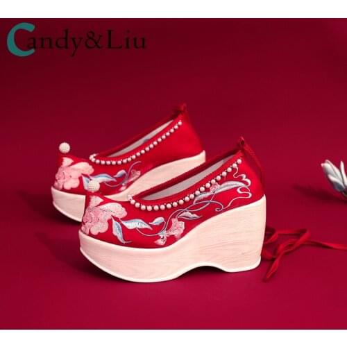 Antique embroidered shoes quietly elegant pearl accessories costume shoes with raised heads super high heels Hanfu shoes women