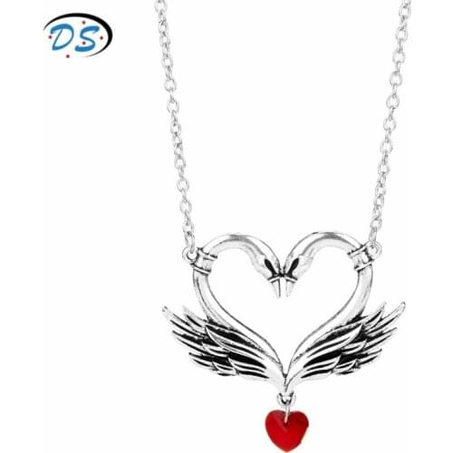 Women Choker Swan Heart Necklace Sweater Chain Pendants Necklaces Jewellery Charms Necklace Female Accessories
