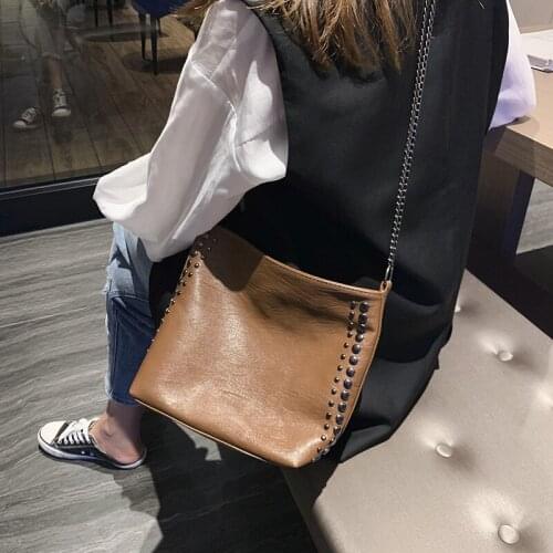 Women Rivet Shoulder Bag Chain Crossbody Bags Leather Handbags Large Capacity Tote Bag