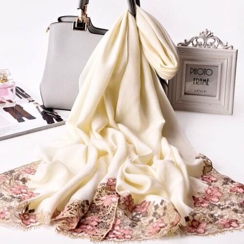 Women 100% Wool Scarf Embroidered Bride Shawls and Wraps for Wedding Echarpe Ladies Winter Pashimina Wool Scarves Foulard Femme