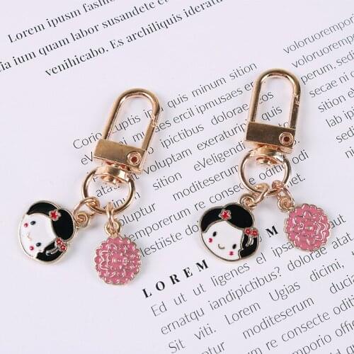 1pc Japanese cartoon Geisha Sakura small pendant car key chain bag decoration Llavero Schlusselbund