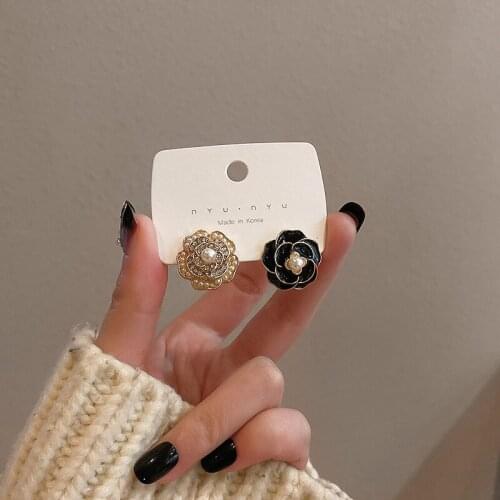 2021 Trend New Multilayer Rose Flowers Stud Earrings Fashion Oil Dripping Temperament Sweet Asymmetric Earrings Womens Jewelry