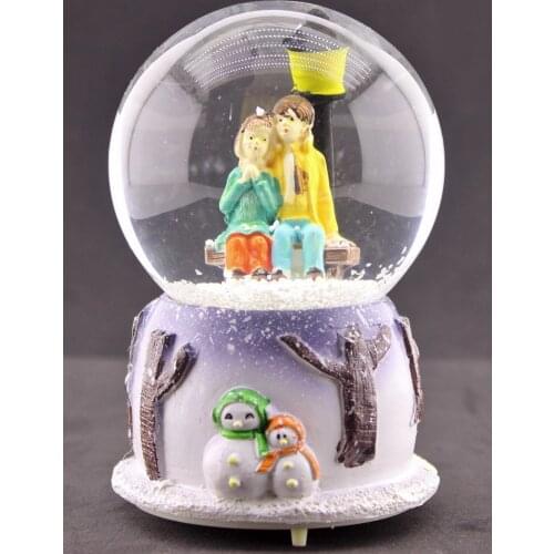 Christmas Lovers Sitting on the Bench Snow Globe Medium Size Lighted Musical 12cm