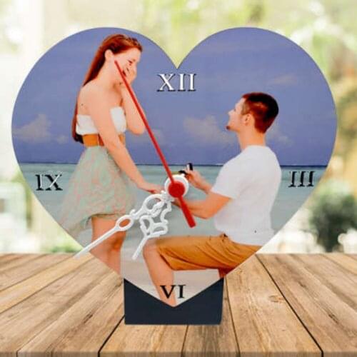 HLO 2021 Personalized Hdf Heart Table Clock with Stand 17cm Printed Decorative Gift Idea Trendy Modern Good Price Romantic Gift