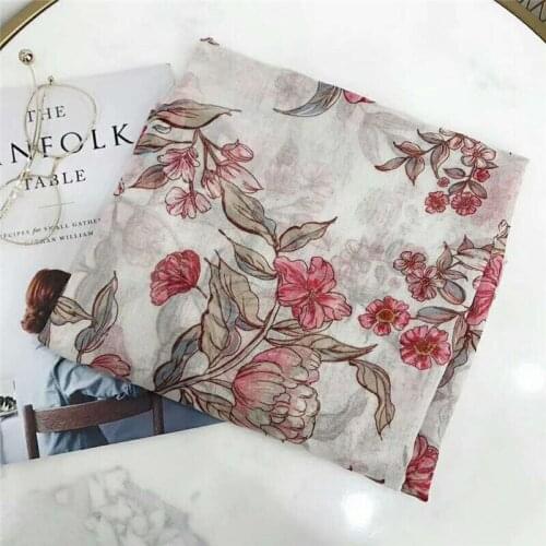 Hot sale fashion print fringe muslim hijab women scarf/scarves wraps shawl high quantity viscose flower print bandana 10pcs/lot