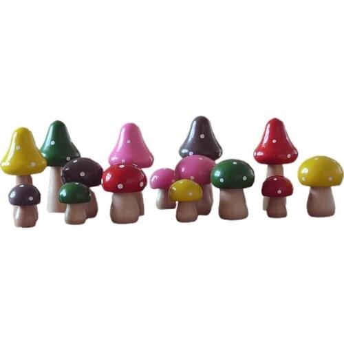 3Pcs/Set Miniatures Wooden Painting Mushroom Ornaments Crafts Micro-landscape Kids Gift for Desk Decoration