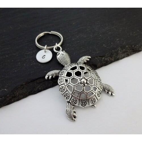 Fashion Men initial Keychain Metal Key Ring Jewelry Antique Silver Color Hollow Tortoise Turtle Sea Pendant Gift