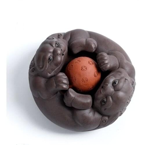 Ceramic lucky tea pet ornaments, tea ceremony accessories, tea play, transporter