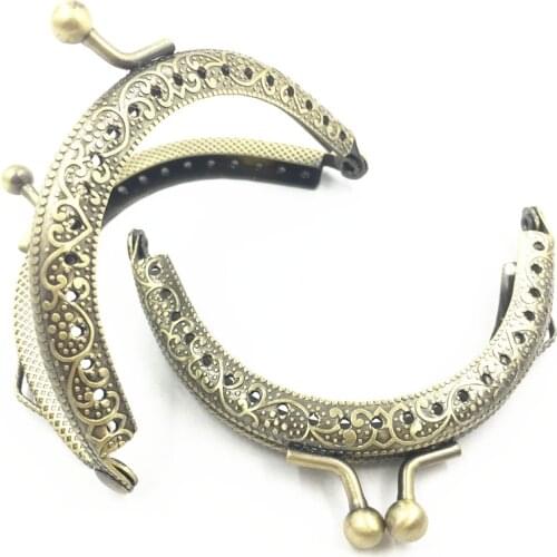 1Pc Kiss Clasp Lock Purse Bag Handle DIY Accessories Bronze Tone Flower Convex Semicircle Ball Heads Metal Frame 7.5cm