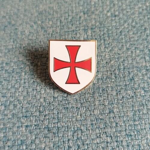 Masonic lapel badge red cross knights shield lapel pin