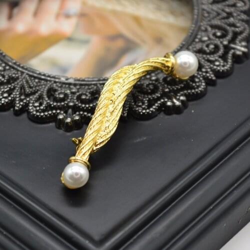 Free Shipping New Women Fashion Jewelry Drop Pearl Pink Enamel Cufflinks imitation Jewelry Brooch corsage Wild texture