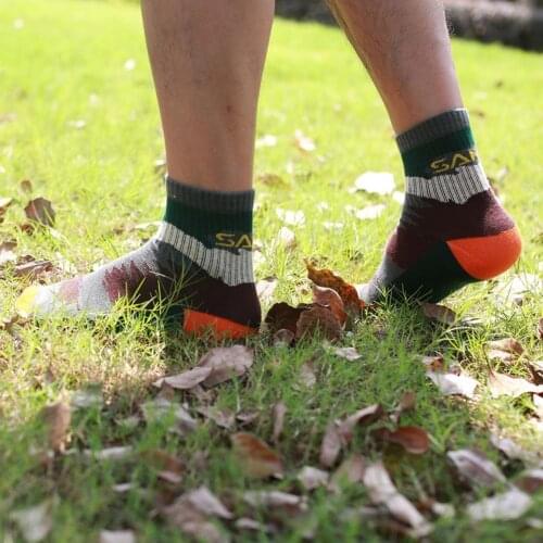 1 Pair Reduce Abrasion Men Low Cut Socks Ultra-thin Breathable Sweat Absorb Casual Running Tennis Mesh Men Socks for Outdoor