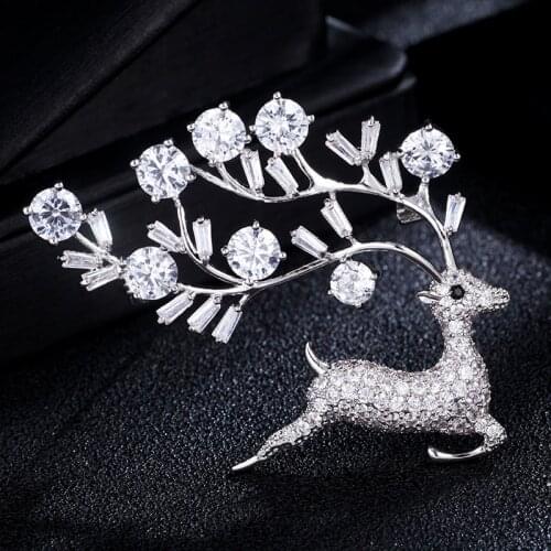 AAA Cubic Zirconia Cute Deer Christmas Pin 2020 New Brooches for Women Girl Dress Bag Brooch Jewelry Accessories Broach Pins