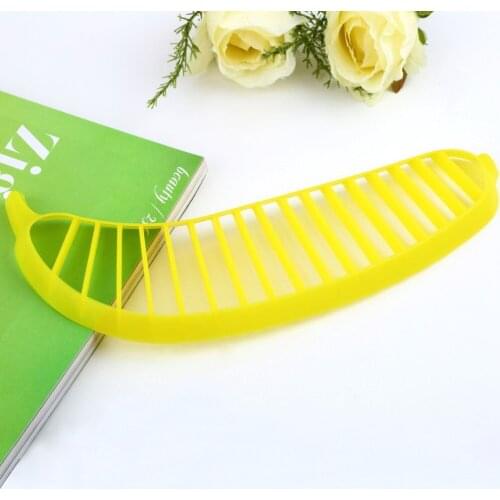 1Pcs Banana Cutter Plastic Fruit Vegetable Salad Tools Cheap Portable Banana Slicer Chopper Creative Kitchen Tool