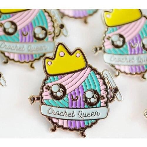 Crochet Queen Knitting Yarn Ball Enamel Brooch Pin Backpack Hat Bag Lapel Pins Badges Women Mens Fashion Jewelry Accessories